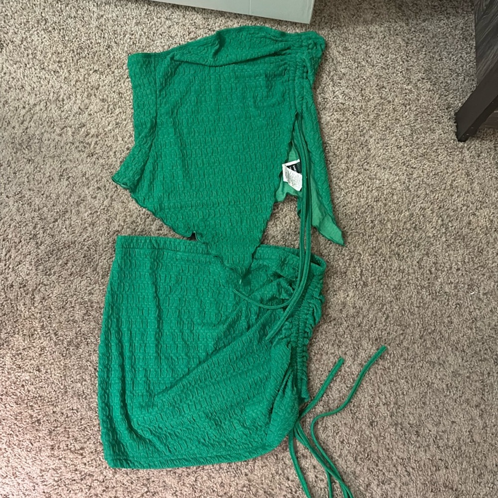 Green Skirt Set